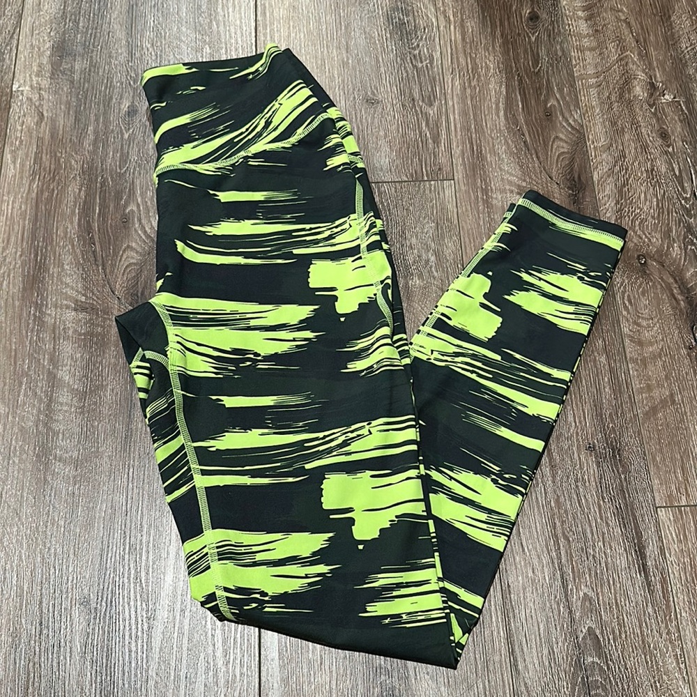 Alphalete cross over surface power black leggings size: medium